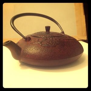 Teavana Cast Iron Tea Pot ( Deep Red/Dragon )
