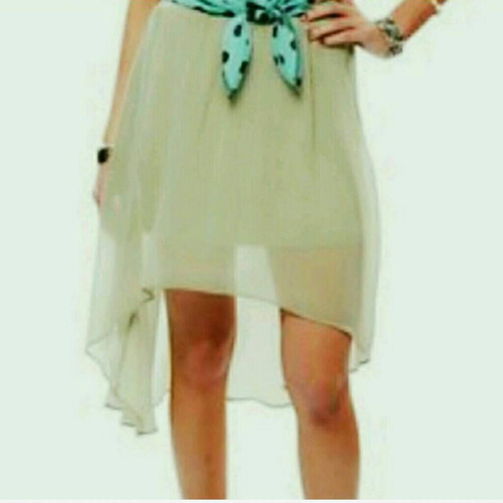 Hi lo dress size m