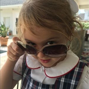 Meet your Posher, April