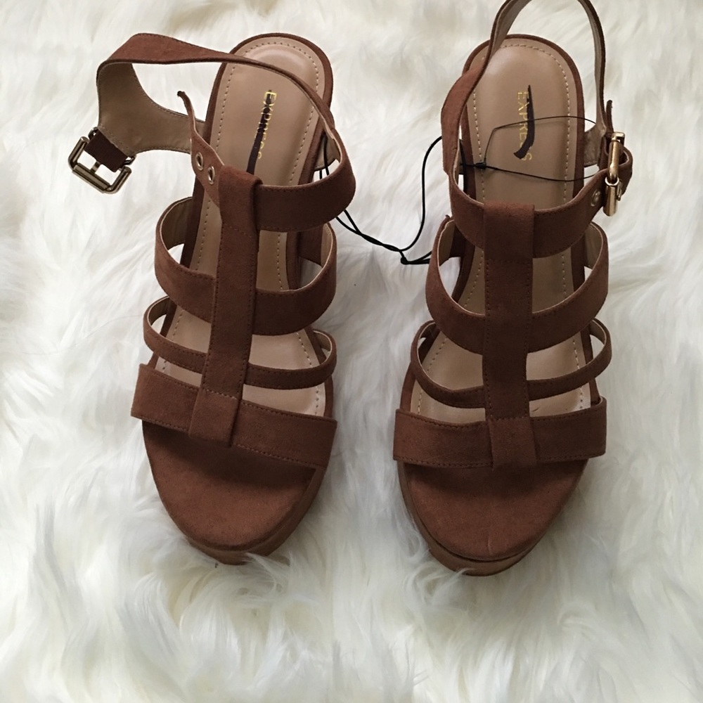 Express Wedge Sandals - Picture 3 of 4