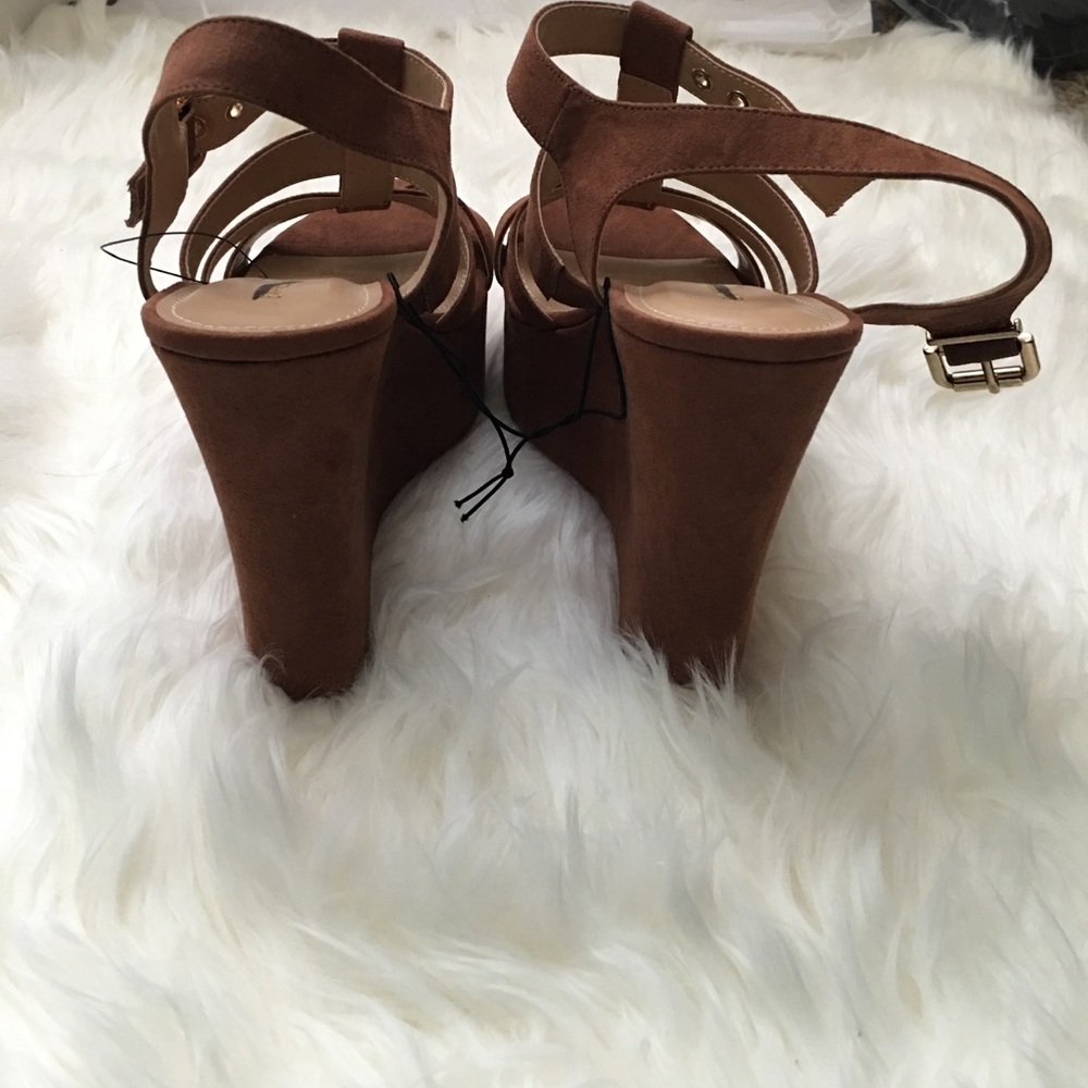 Express Wedge Sandals - Picture 4 of 4