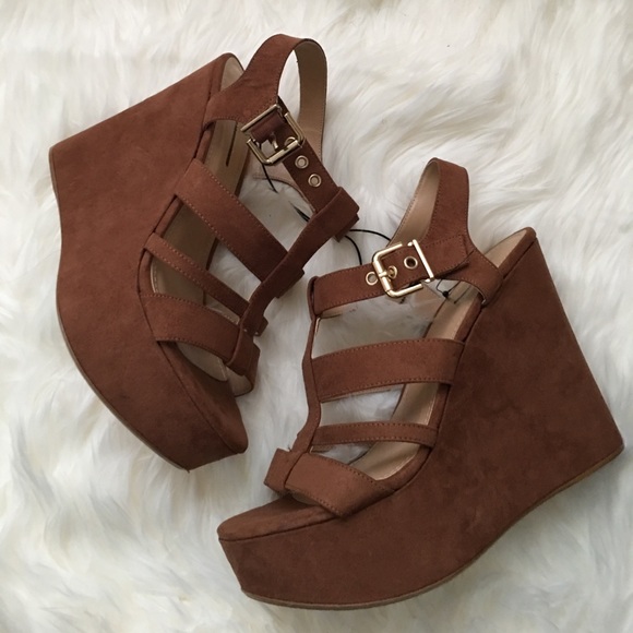 Express Wedge Sandals - Picture 2 of 4