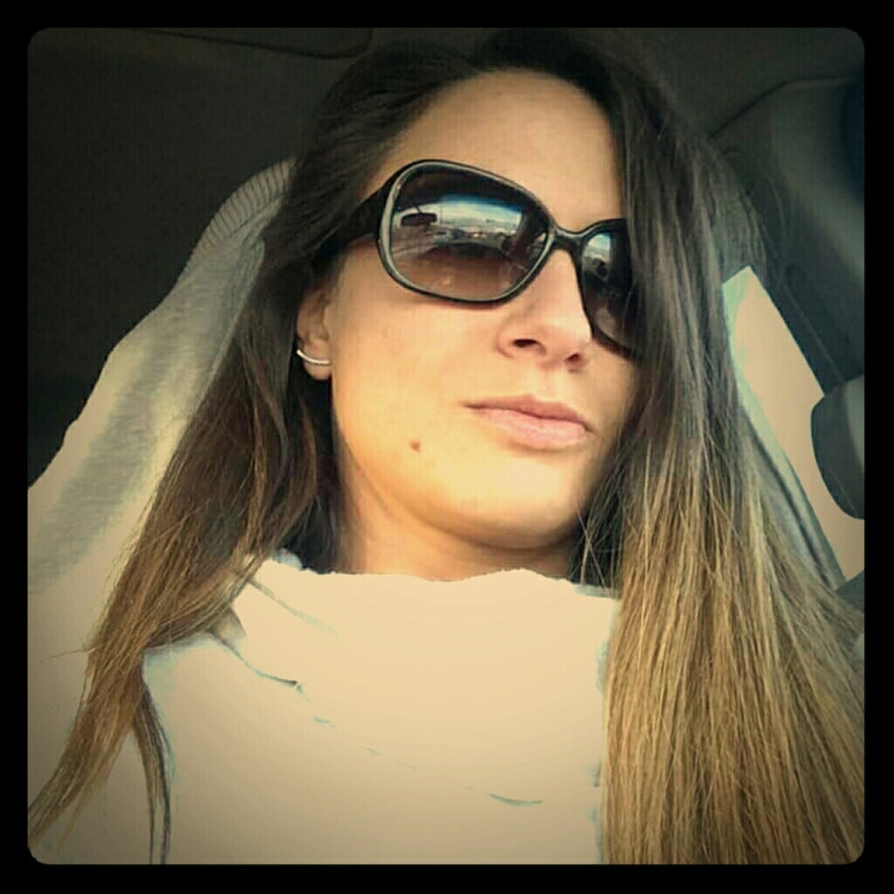 Meet your Posher, Simona
