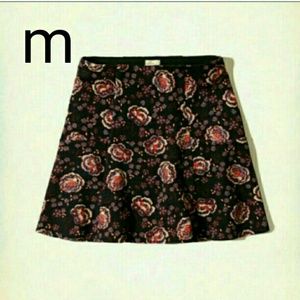 Hollister skirt size m