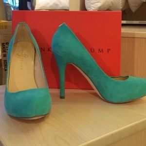 Ivanka Trump suede turquoise pumps 👠