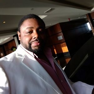 Meet your Posher, Derek