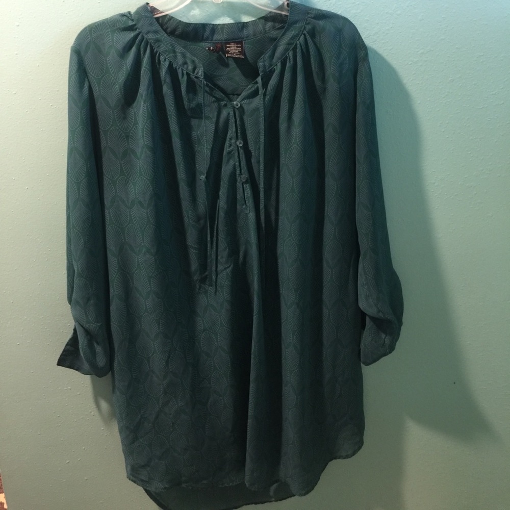 Beautiful green dress!