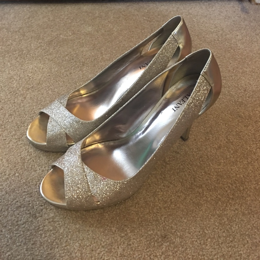 Alfani gold sparkly heels