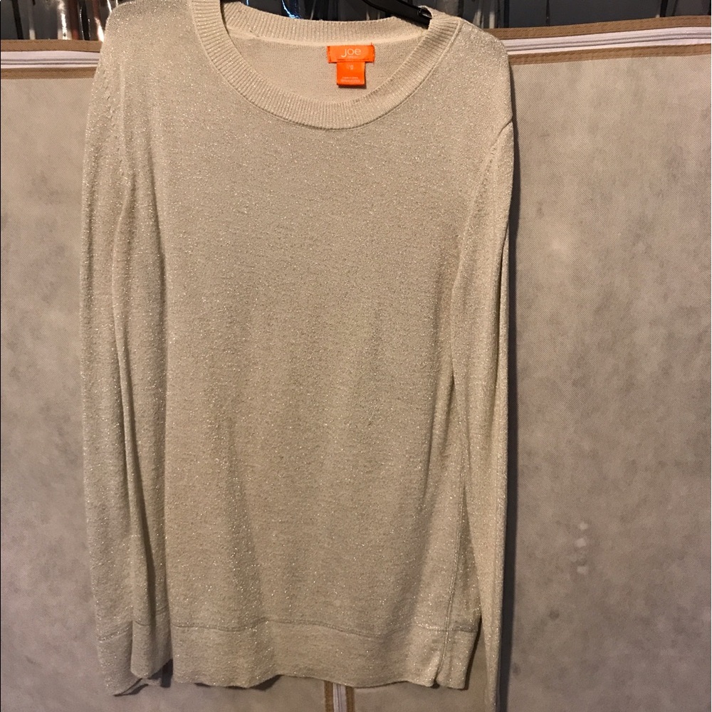 Silver/white sweater