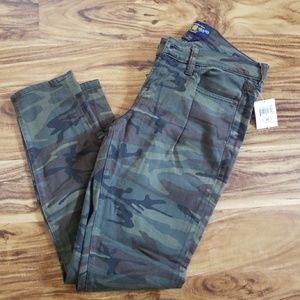 Lucky Brand- Charlie Super Skinny Jeans