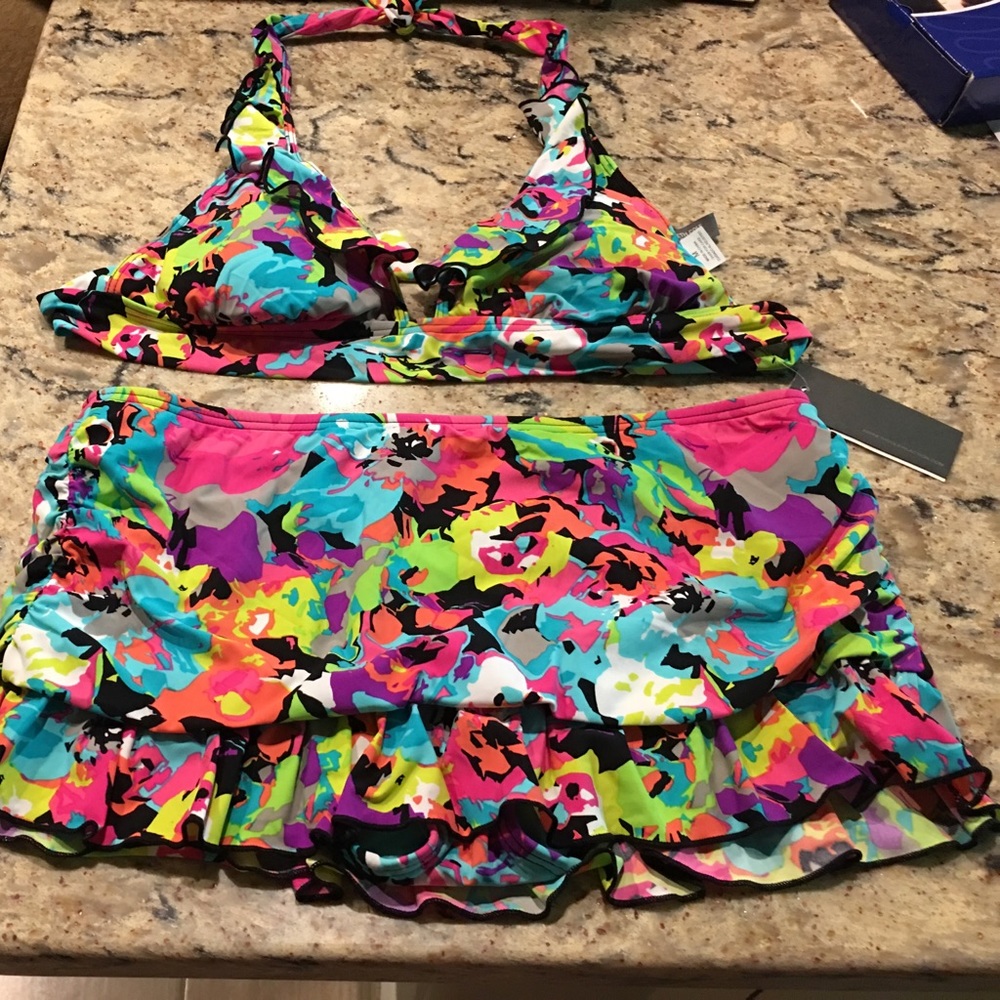 Kenneth Cole medium sized swim suit