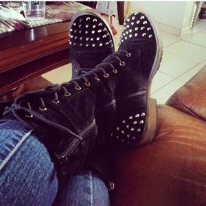 TRAFFIC: FOREVER BRAND SPIKED BOOTS 🔥🔥🔥