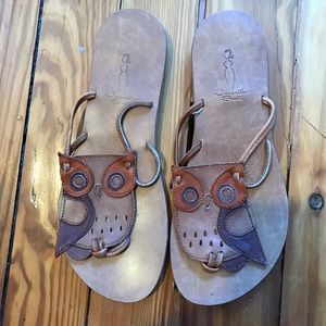 Unique Urban Outfitters Owl Flip Flops