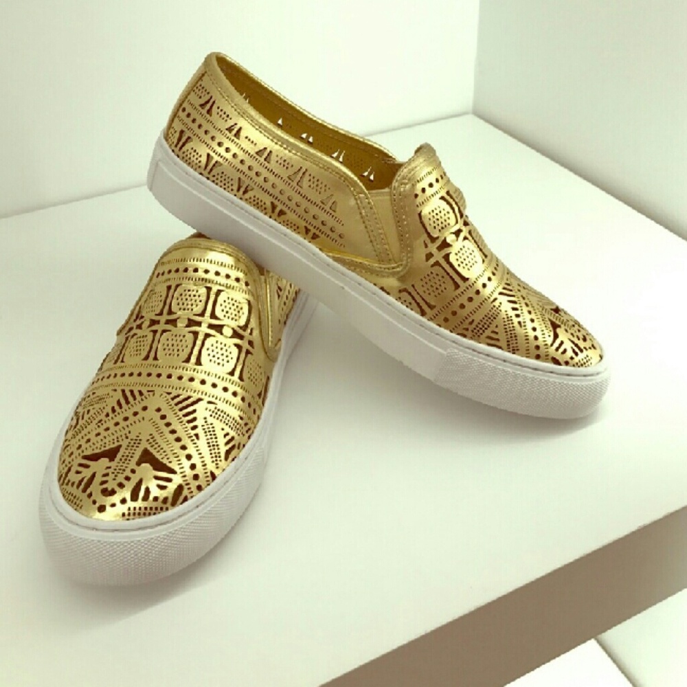 Brand New Tory Burch Gold Roselle Shoes sz 6