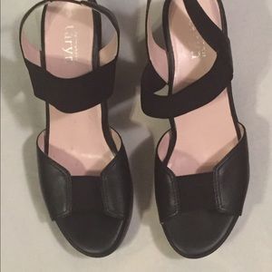 Terrific Taryn Rose Platform Sandal