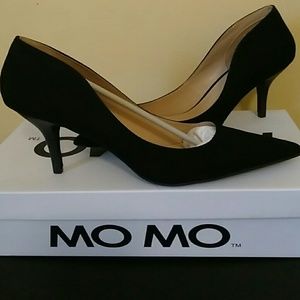 Size 8 black suede pointed toe heels.