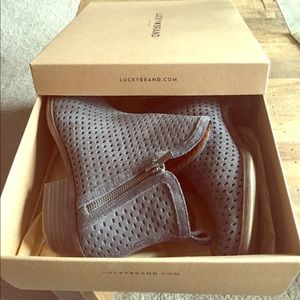 Lucky Brand Basonta Grey/Storm Low Heel Booties 9M