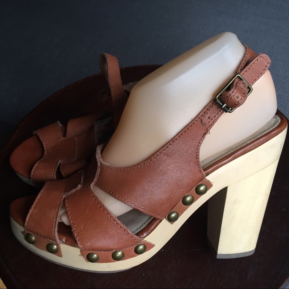 GAP Clog Platform Heel Sandals 9