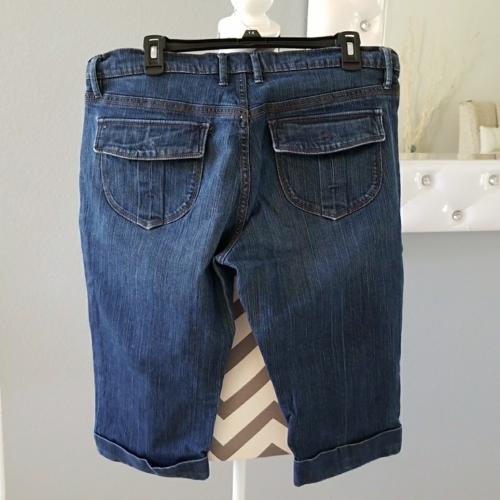 Capris - Picture 2 of 4