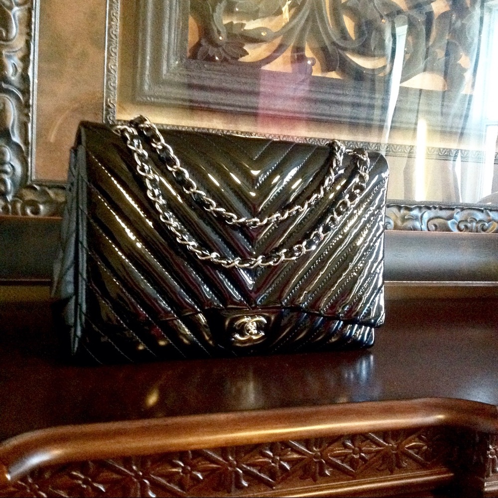 ❌SOLD❌Chanel chevron maxi handbag