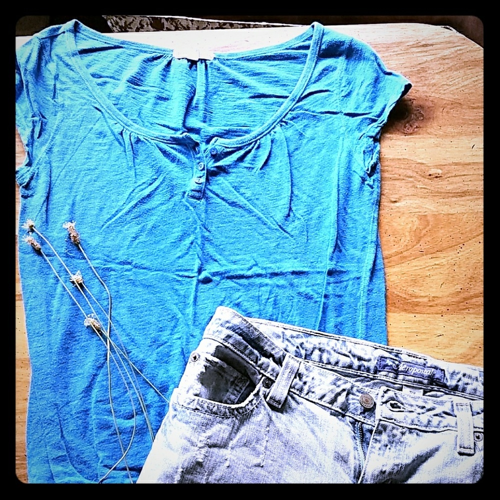 Soft , elastic waist blue tee