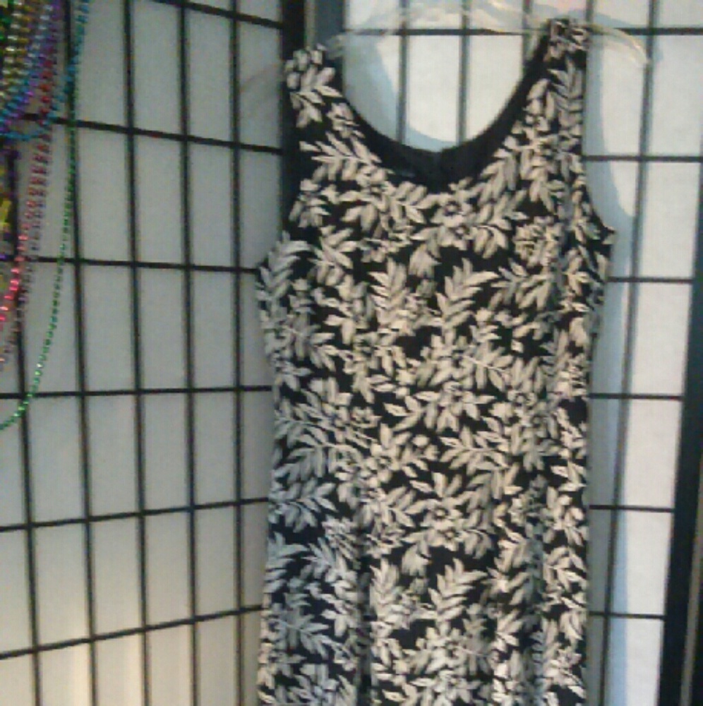 EUC Jeremy Spenser Black and White Floral Print Maxi Dress Size 4