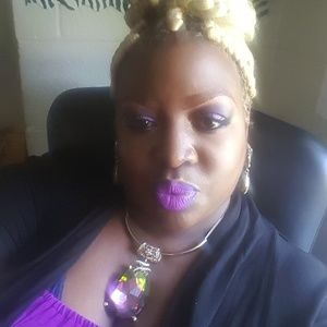 Meet your Posher, Charlene