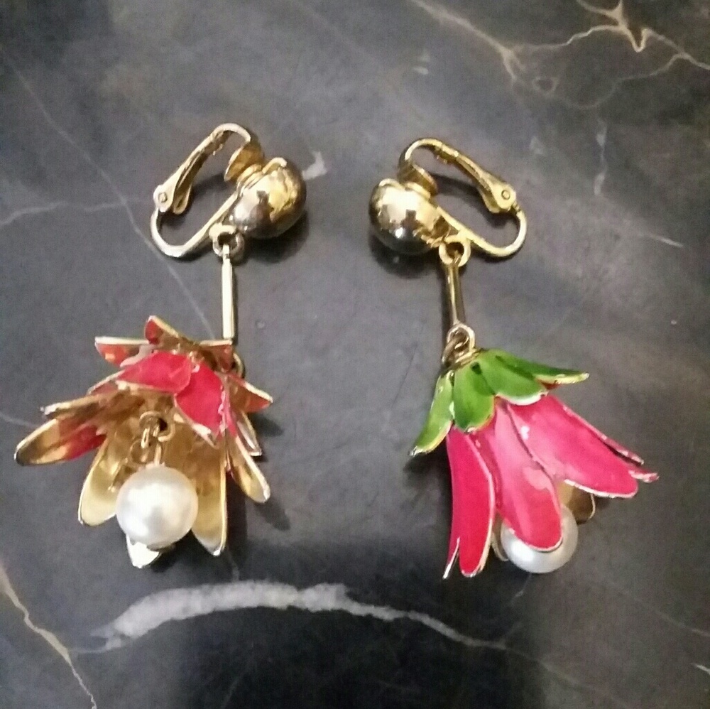 Vntg 50s Enamel Floral Pearl Bell Clip On Earrings