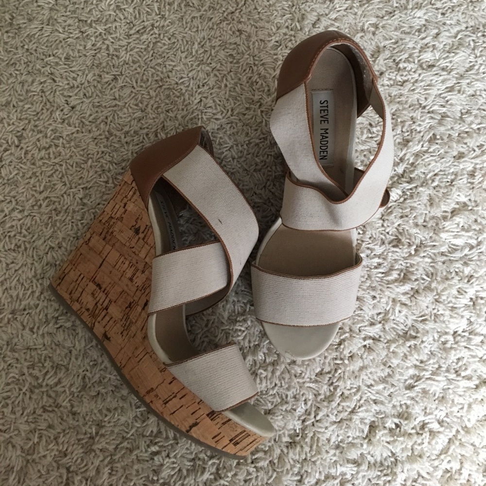 Steve Madden Wrap Wedge size 8
