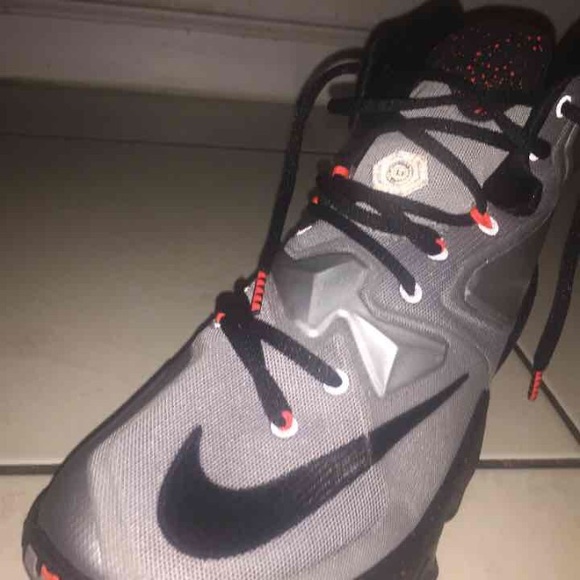 Lebron 13 - Picture 2 of 2