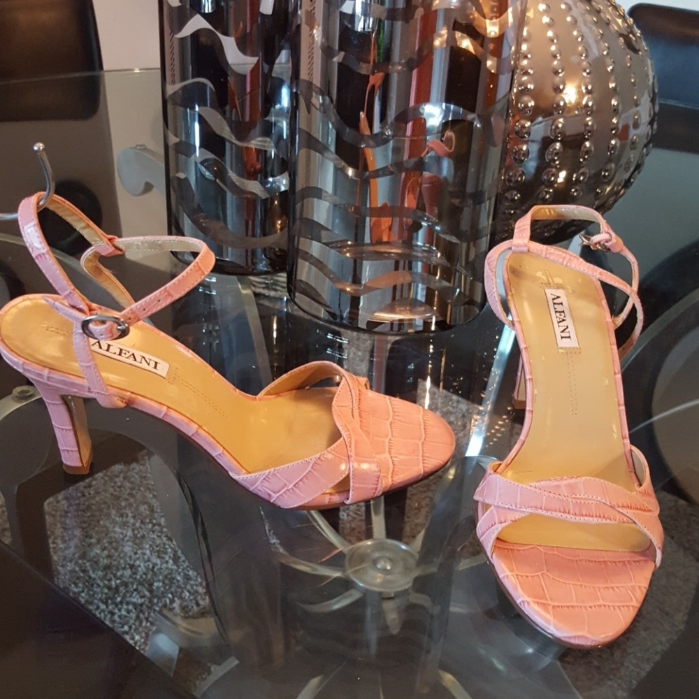 Alfani pink ankle strap heels -NWOT