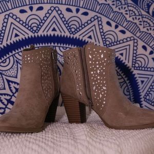 Jennifer Lopez booties