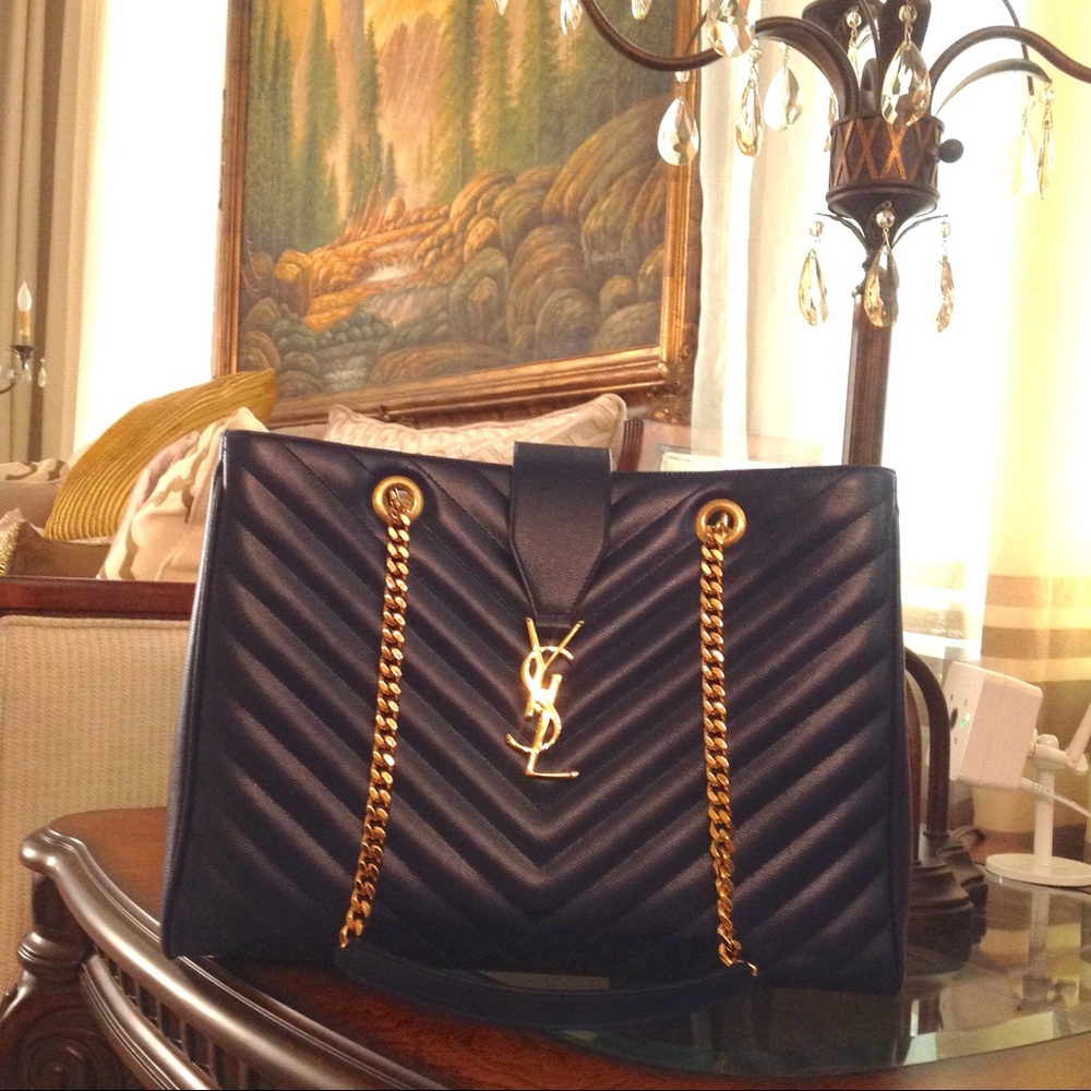 ❌SOLD❌Saint Laurent grain de poudre large bag