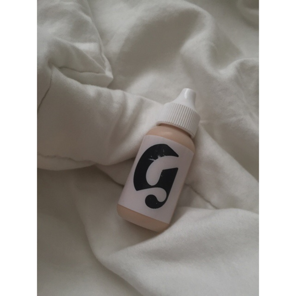 Glossier Perfecting Skin Tint: Light
