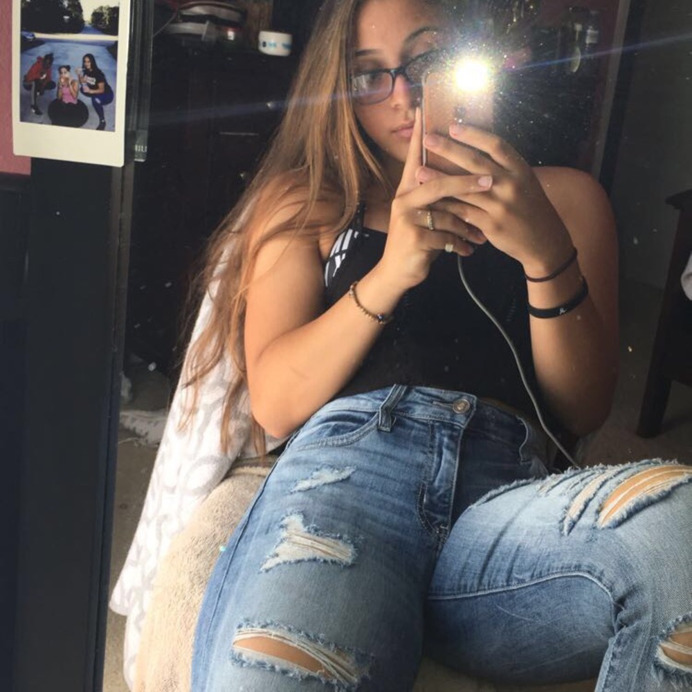 Meet your Posher, Mya