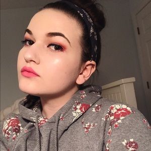 Meet your Posher, Caroline