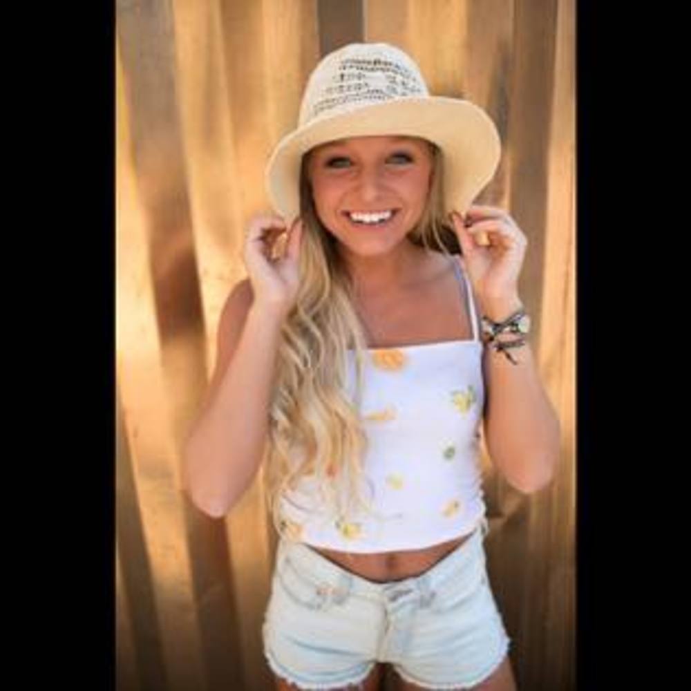 Meet your Posher, Alexandra