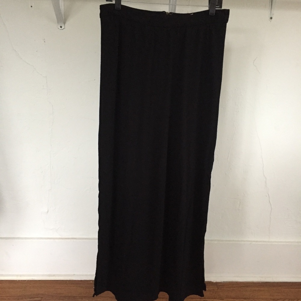 Classic black maxi skirt with leg slits