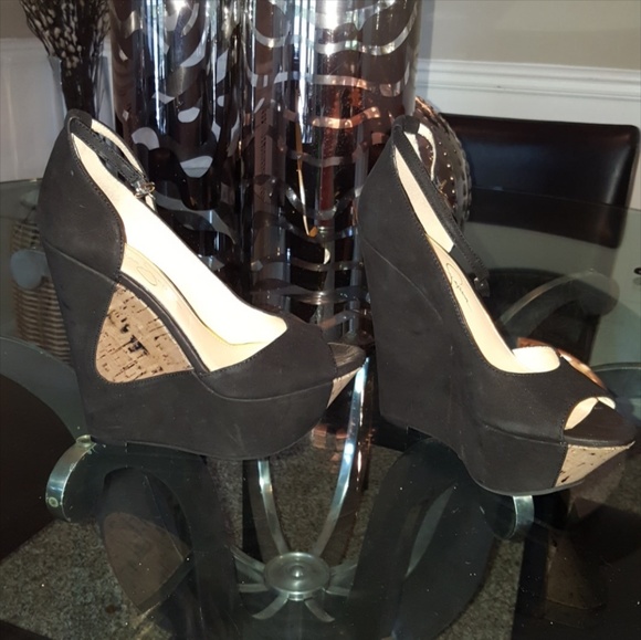 Jessica Simpson black with cork inlay wedges - Picture 3 of 3