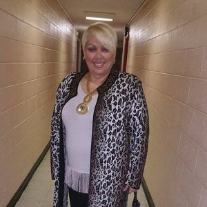 Meet your Posher, Evelyn