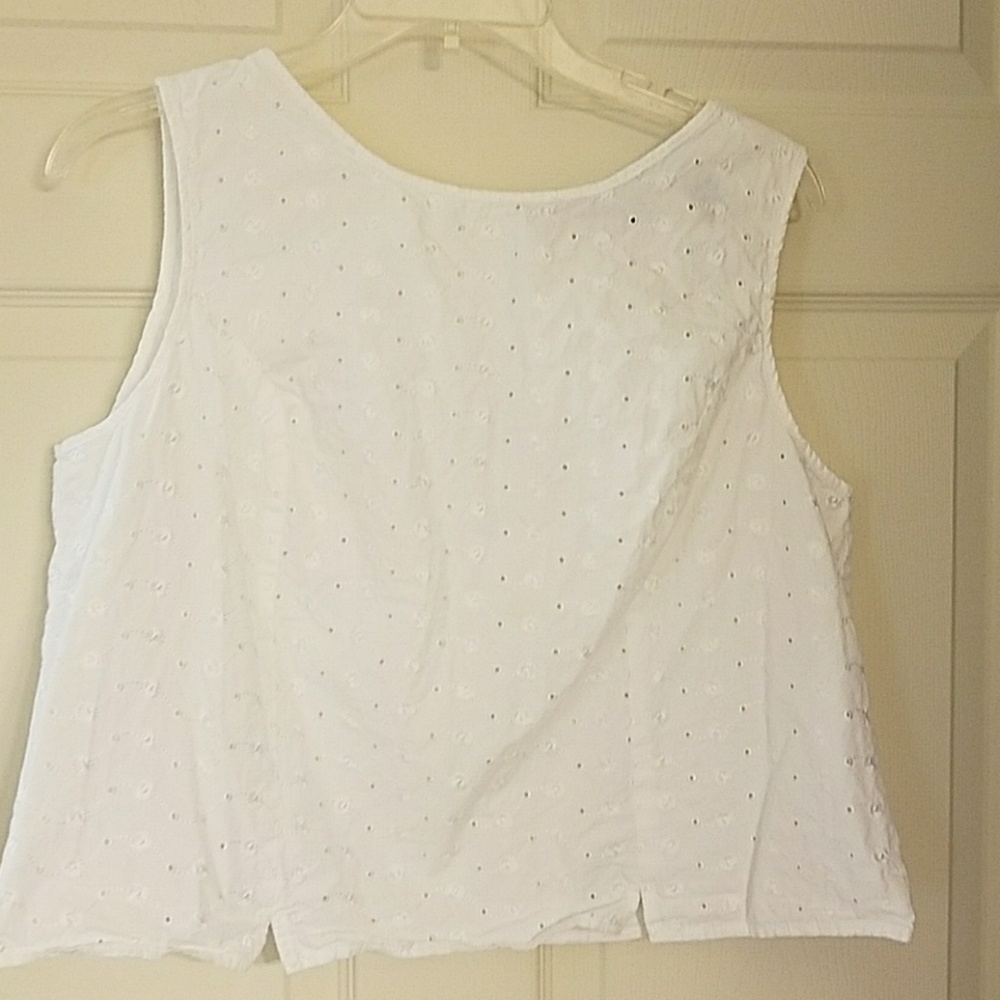 WOMEN'S SIZE L K. SCOTT CROP-LIKE TOP!