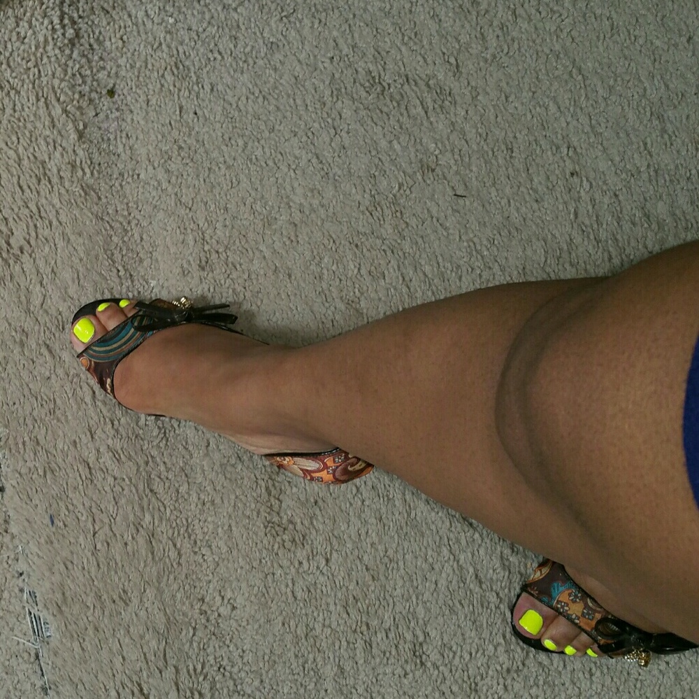Heels - Picture 5 of 5