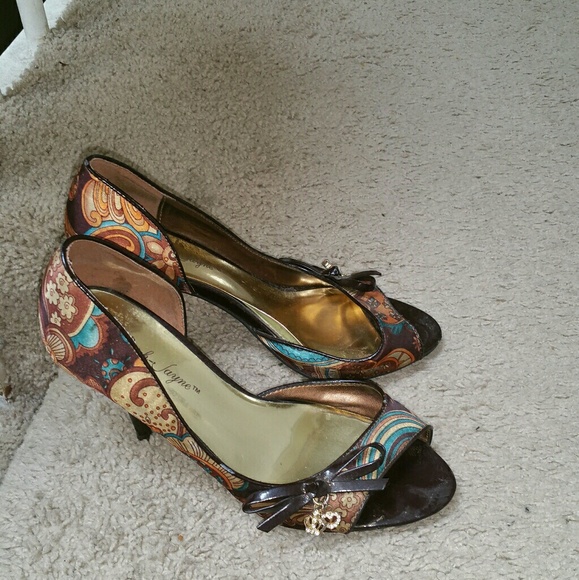 Heels - Picture 4 of 5