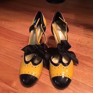 Cute yellow and black vintage inspired shoes
