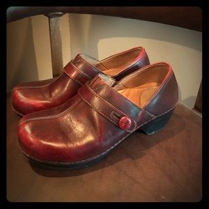 Burgundy Dansko Solstice Women's 38. 7/8