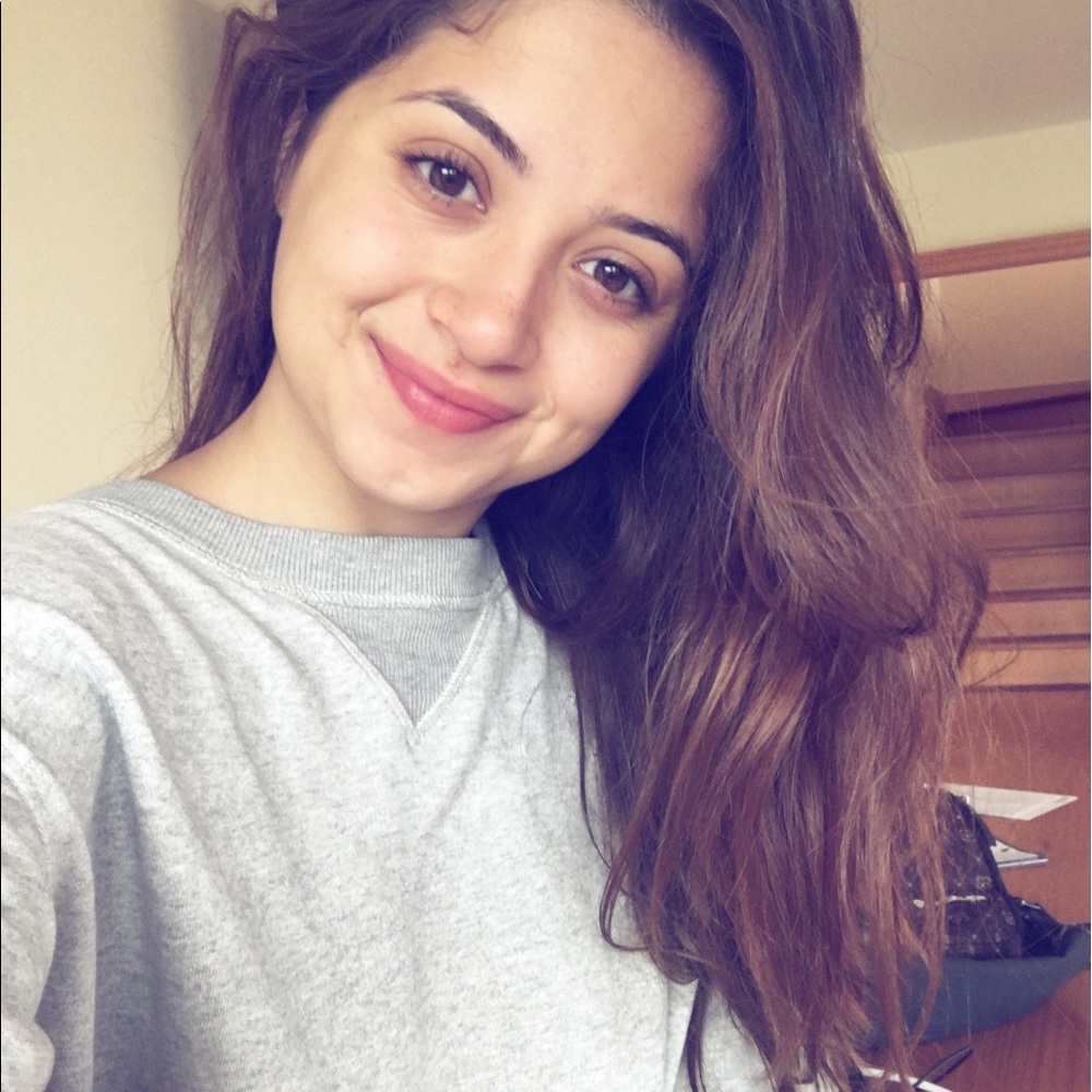 Meet your Posher, Yoselin