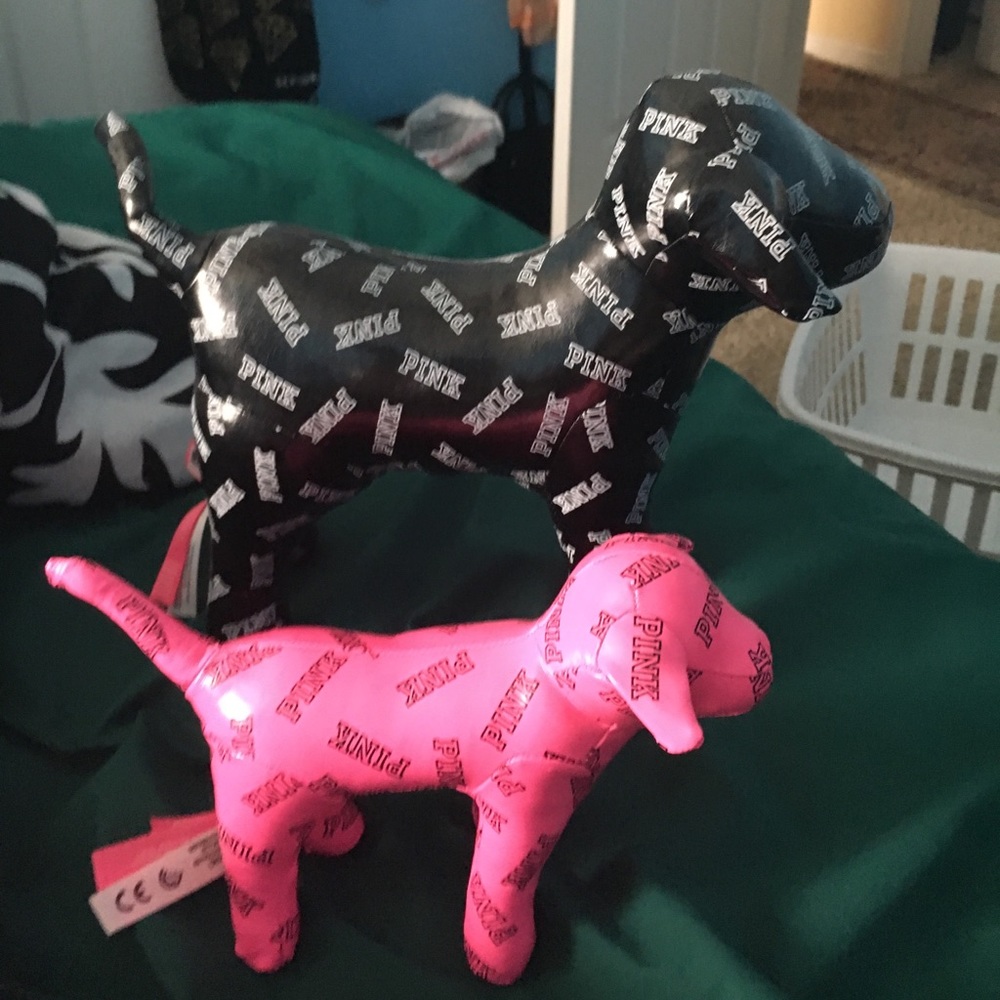 VS Pink dogs