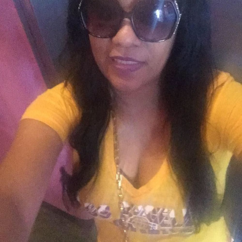 Meet your Posher, Dee