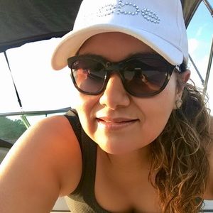 Meet your Posher, Gabriela