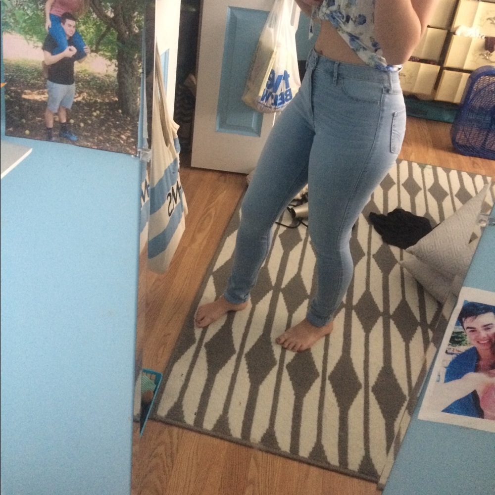 High waisted light wash skinny jeans
